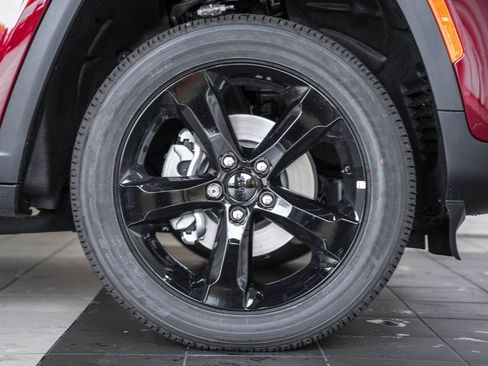 New 2025 Jeep Grand Cherokee Altitude image 16