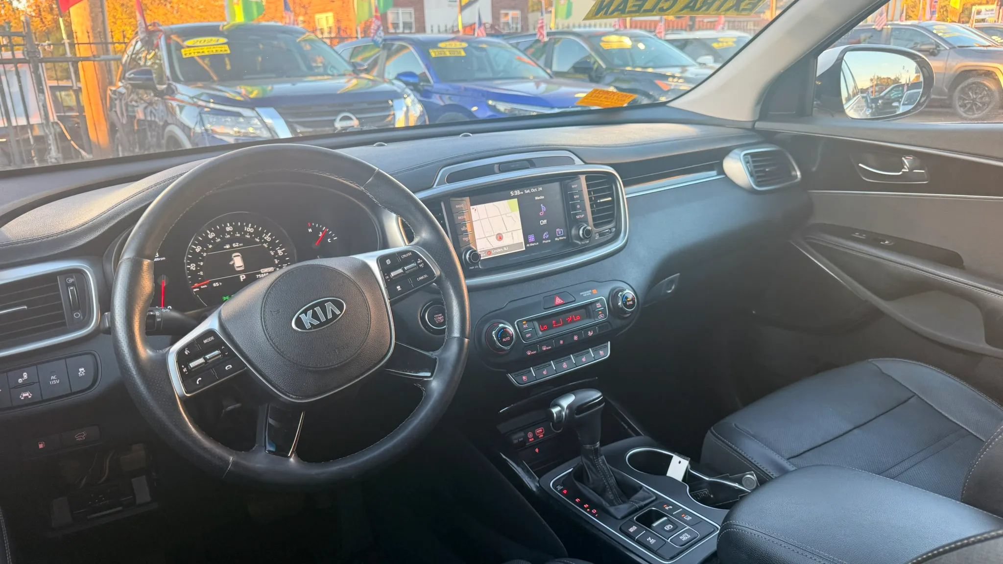 Used 2019 Kia Sorento SX w/ SX Touring Package AWD/4WD image 17