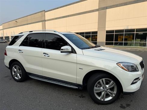 Used 2012 Mercedes-Benz ML 350 BlueTEC 4MATIC image 16