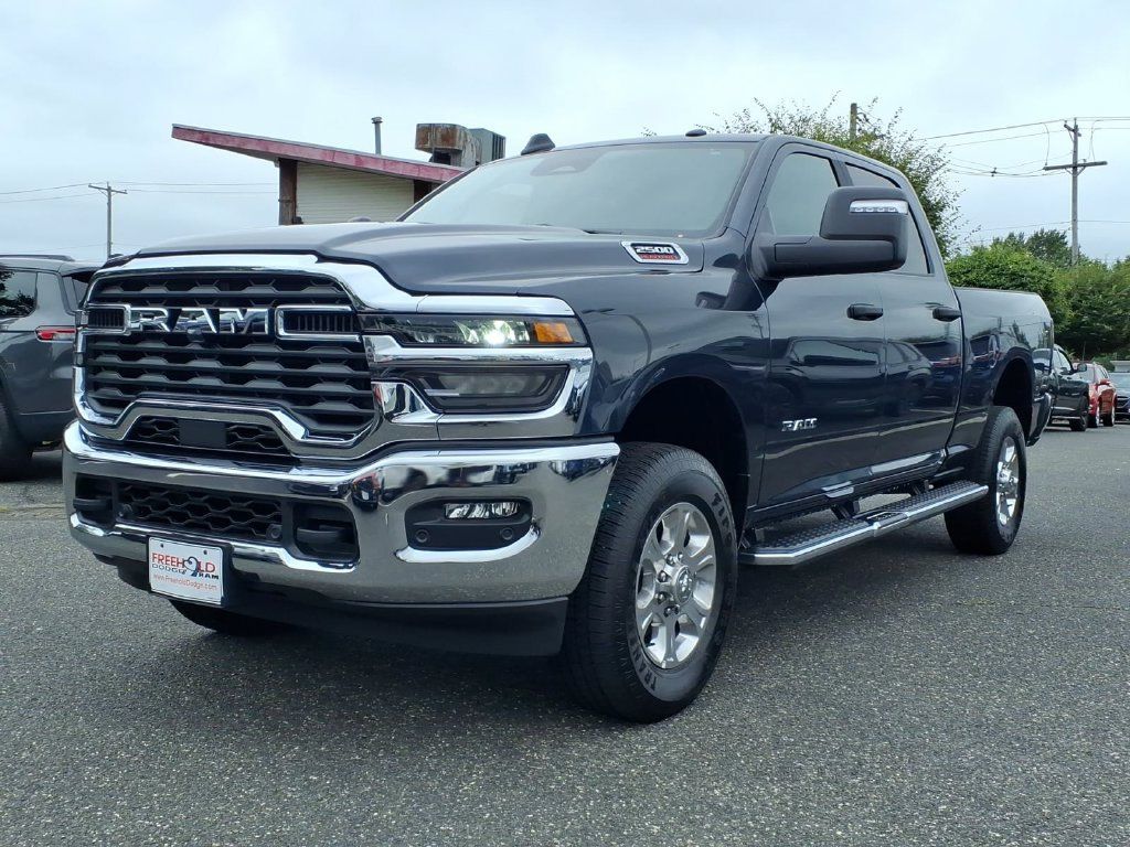 Used 2025 RAM 2500 Big Horn AWD/4WD image 3
