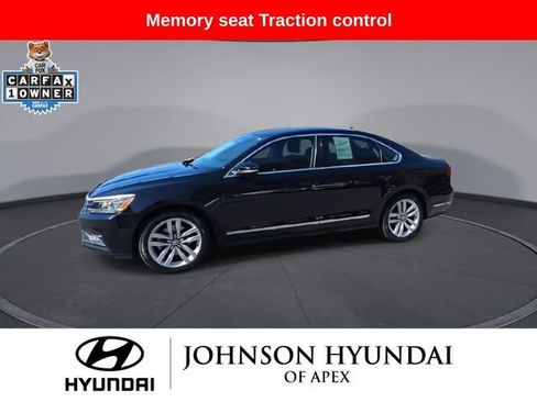 Used 2016 Volkswagen Passat 1.8T SEL Premium image 4