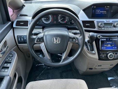 Used 2016 Honda Odyssey SE image 14