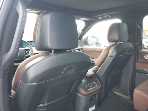 New 2027 Lincoln Navigator Reserve AWD/4WD image 28