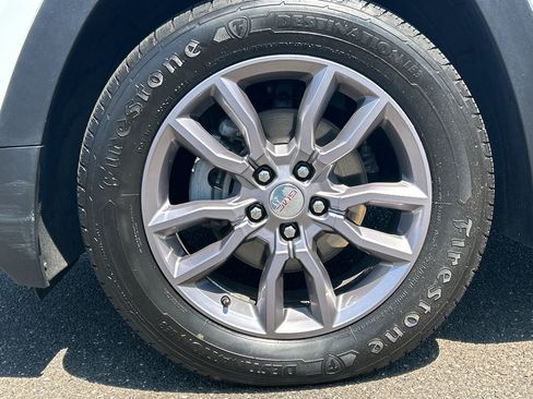Used 2023 GMC Terrain SLT w/ Infotainment Package II AWD/4WD image 11