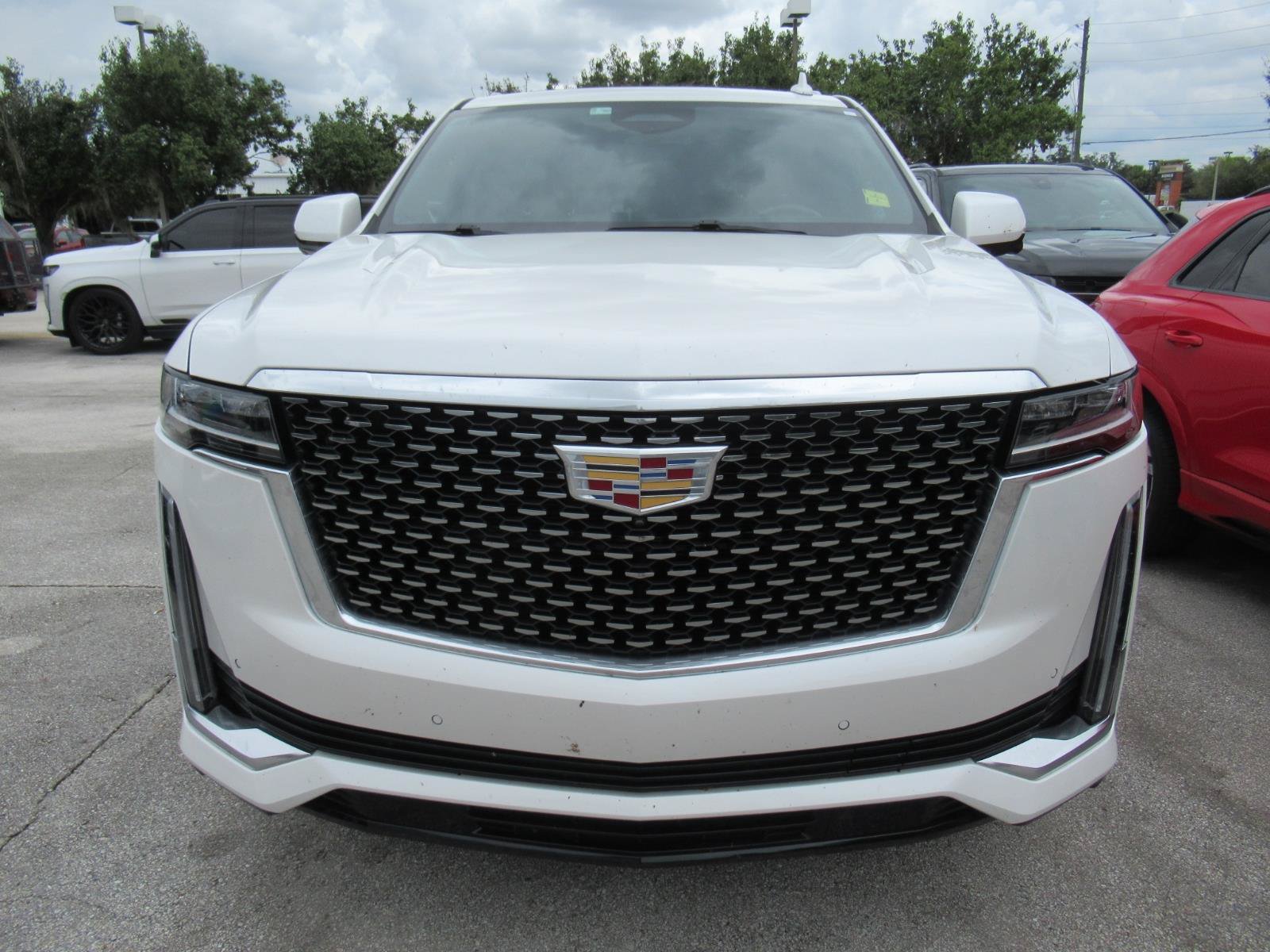 Used 2024 Cadillac Escalade ESV Premium Luxury AWD/4WD image 4
