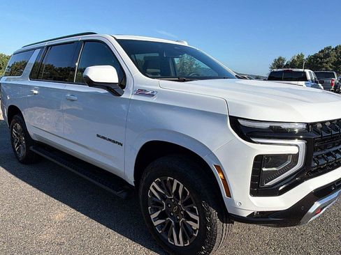 New 2026 Chevrolet Suburban Z71 w/ Comfort Package AWD/4WD image 7