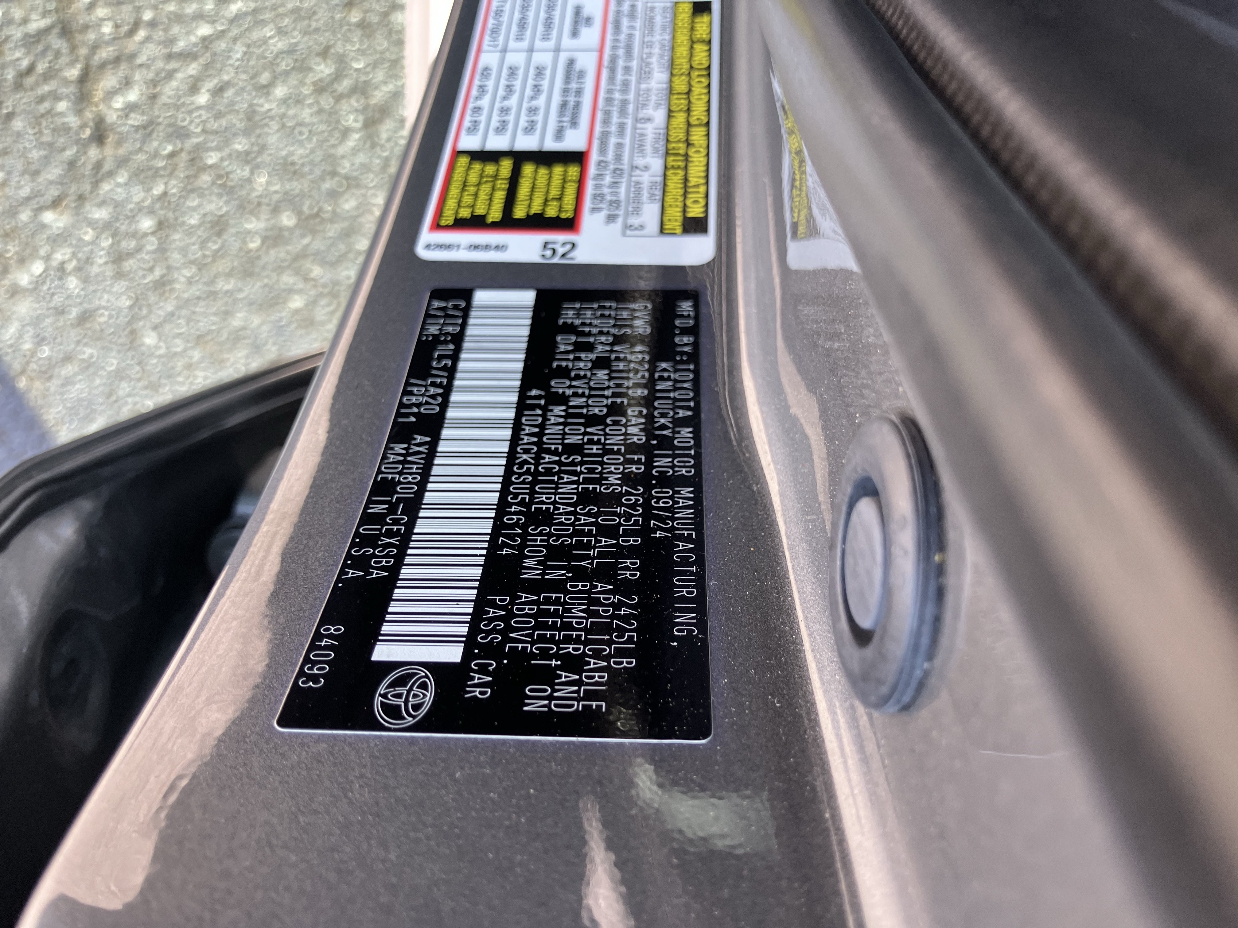 Used 2025 Toyota Camry SE FWD image 30
