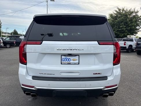 Used 2025 GMC Yukon XL Denali AWD/4WD image 4