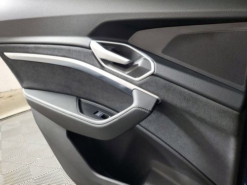 Used 2022 Audi e-tron S Premium Plus image 17