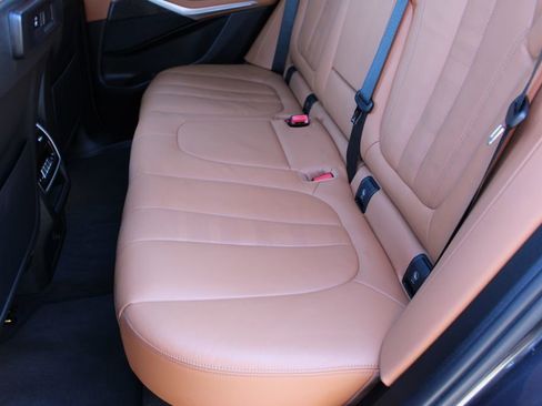 Used 2022 BMW X5 xDrive40i w/ Premium Package image 24