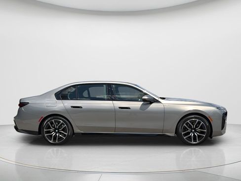 New 2026 BMW 760i xDrive w/ Premium Package image 4