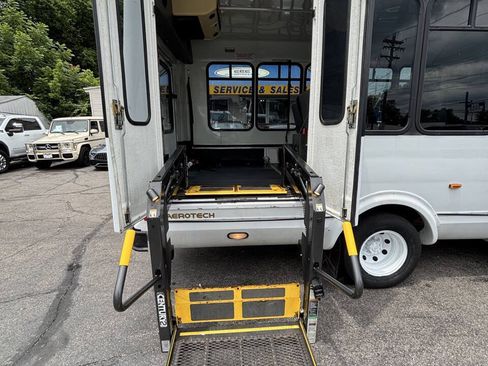 Used 2009 Ford E-450 and Econoline 450 RWD image 18