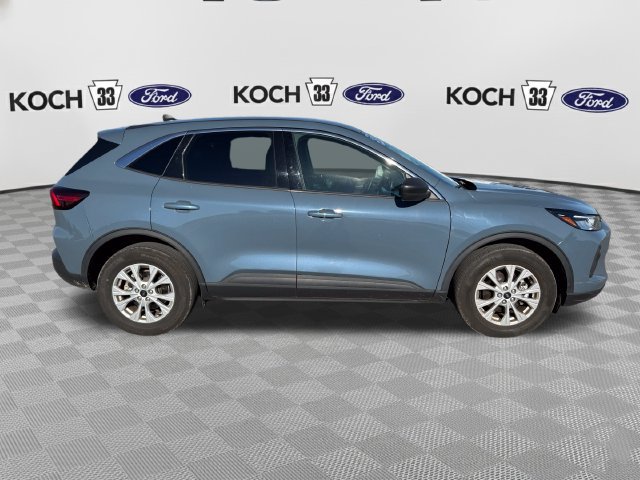 Used 2023 Ford Escape Active w/ Tech Pack #1 AWD/4WD image 9