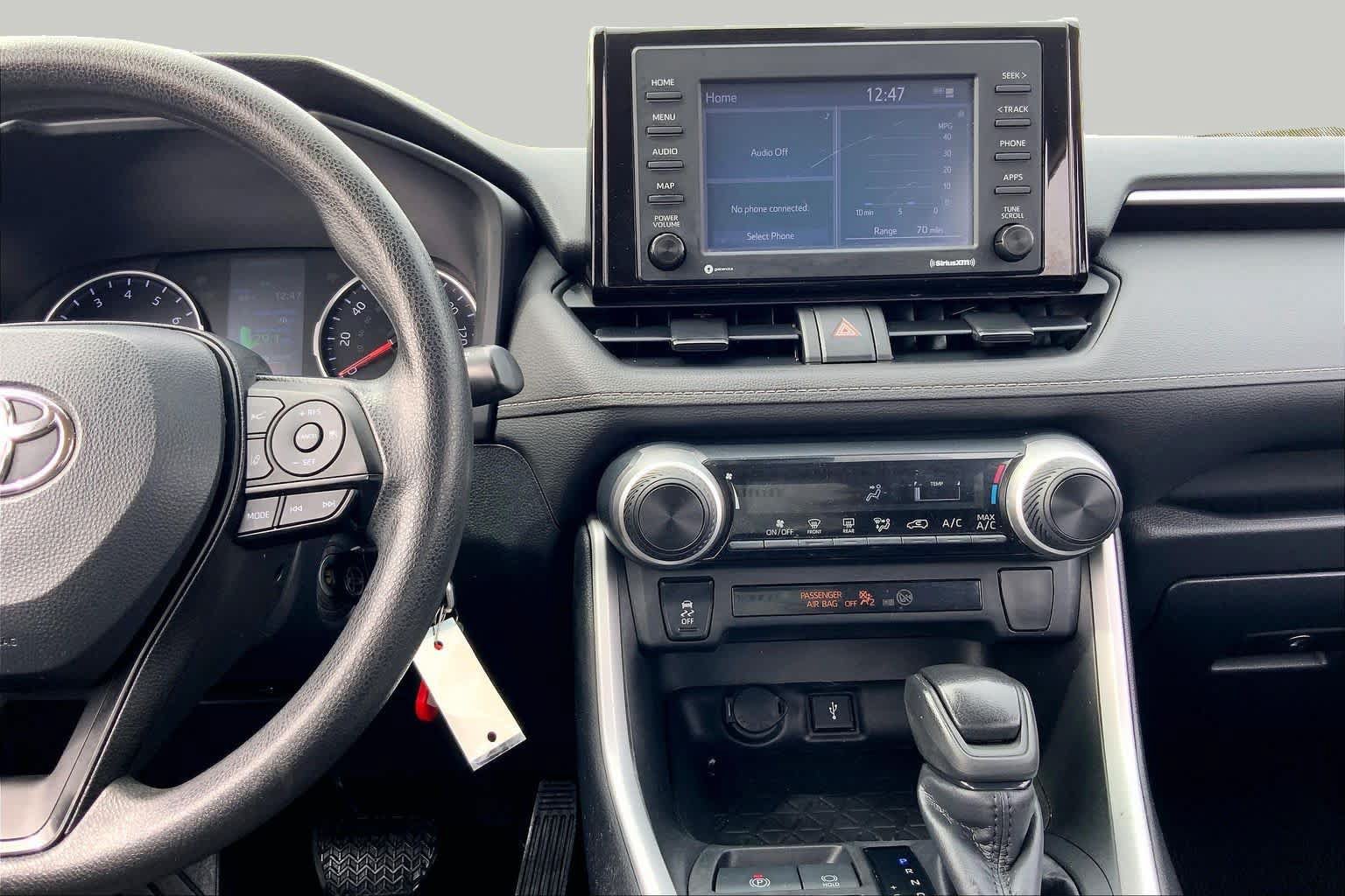 Used 2022 Toyota RAV4 LE FWD image 7