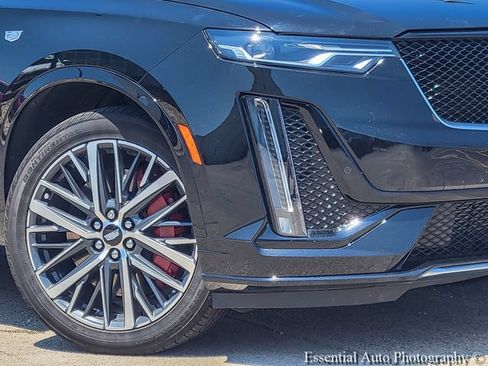 Certified 2024 Cadillac XT6 Sport w/ LPO, Floor Liner Package AWD/4WD image 4