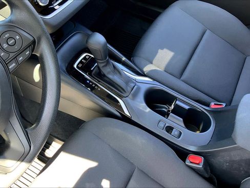 Used 2025 Toyota Corolla LE w/ LE Premium Package image 16