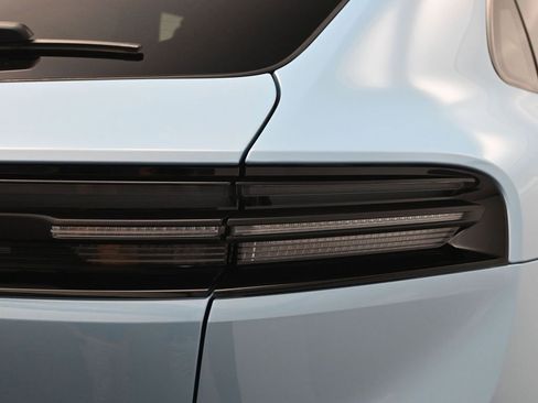 New 2026 Porsche Macan Electric image 23