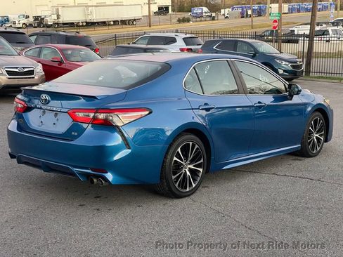 Used 2018 Toyota Camry SE image 6
