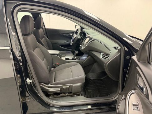 Used 2019 Chevrolet Malibu LT FWD image 8