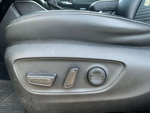 Used 2021 Toyota Highlander XSE image 25