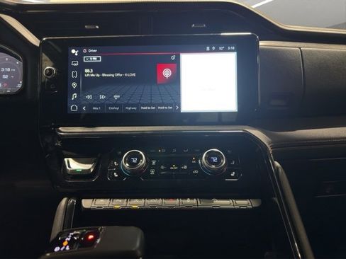 Used 2023 GMC Sierra 1500 AT4 w/ AT4 Preferred Package image 16