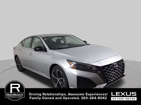 Used 2024 Nissan Altima 2.5 SR FWD image 4