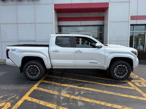 New 2026 Toyota Tacoma TRD Sport AWD/4WD image 6
