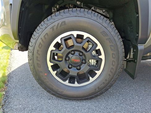 New 2026 Toyota Tacoma TRD Off-Road AWD/4WD image 4