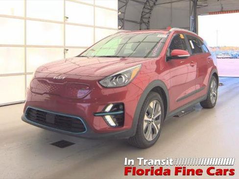 Used 2022 Kia Niro EX w/ Cold Weather Package FWD image 2