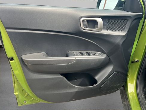 Certified 2023 Hyundai Venue SEL image 11