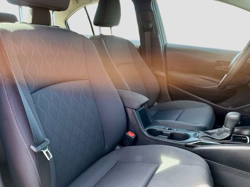 Used 2025 Toyota Corolla LE w/ LE Premium Package FWD image 25