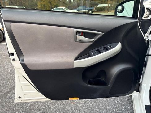 Used 2013 Toyota Prius Three image 8