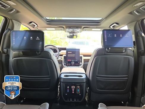 New 2026 GMC Yukon XL Denali Ultimate AWD/4WD image 13