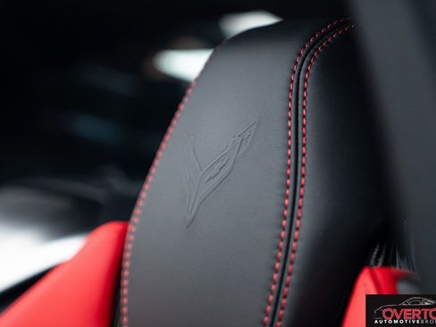 Used 2023 Chevrolet Corvette Stingray Preferred Cpe w/ Z51 Performance Package RWD image 17
