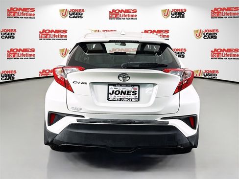Used 2020 Toyota C-HR LE image 13