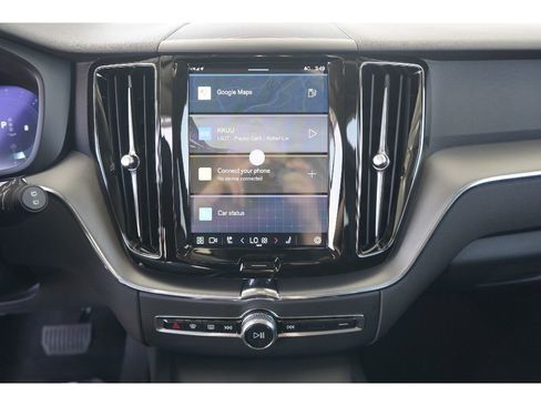 New 2025 Volvo XC60 B5 Core w/ Climate Package image 15