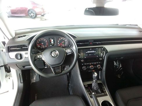 Used 2021 Volkswagen Passat 2.0T SE FWD image 7