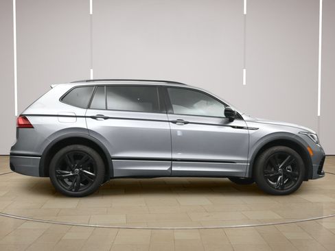 Used 2024 Volkswagen Tiguan SE R-Line FWD image 26