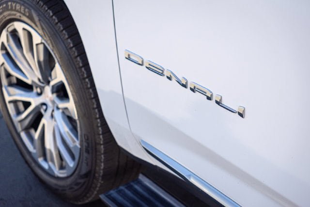 Used 2021 GMC Yukon Denali w/ Denali Ultimate Package AWD/4WD image 39