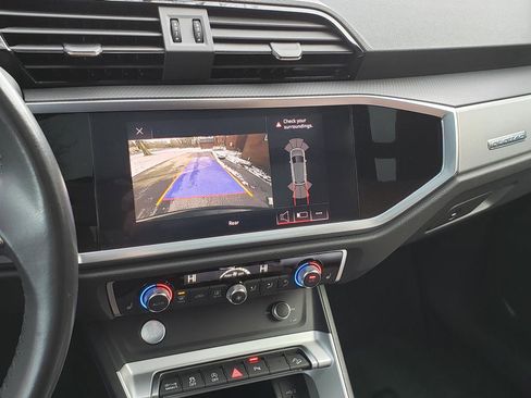 Used 2020 Audi Q3 2.0T Premium w/ Convenience Package image 23