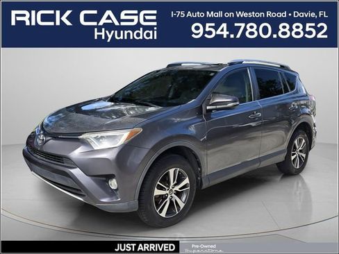 Used 2016 Toyota RAV4 XLE FWD image 1