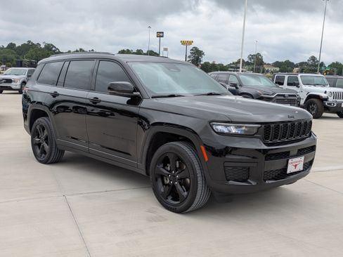 Used 2024 Jeep Grand Cherokee L Laredo RWD image 7