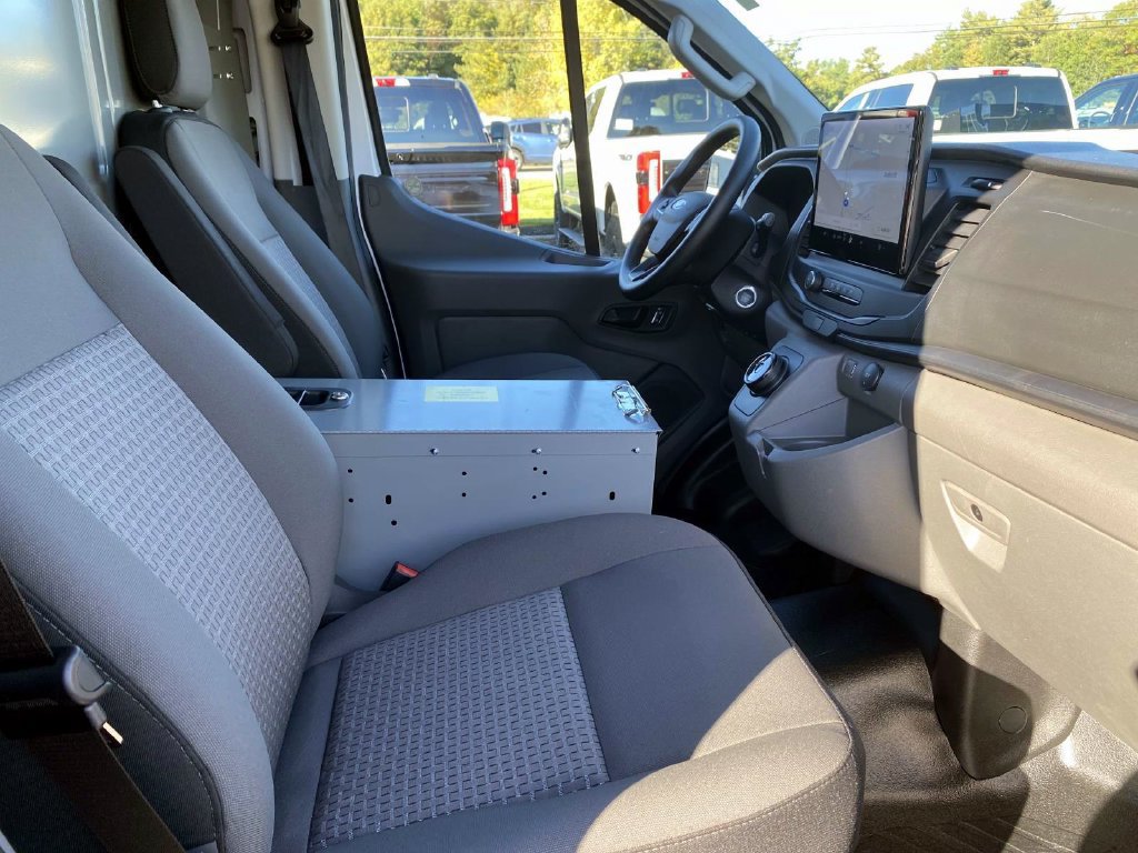 Used 2024 Ford E-Transit Low Roof RWD image 22