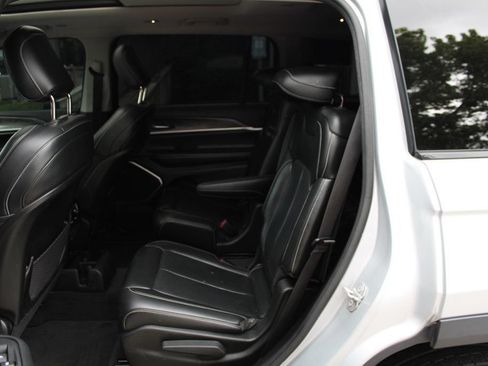Used 2021 Jeep Grand Cherokee L Limited w/ Luxury Tech Group II AWD/4WD image 38