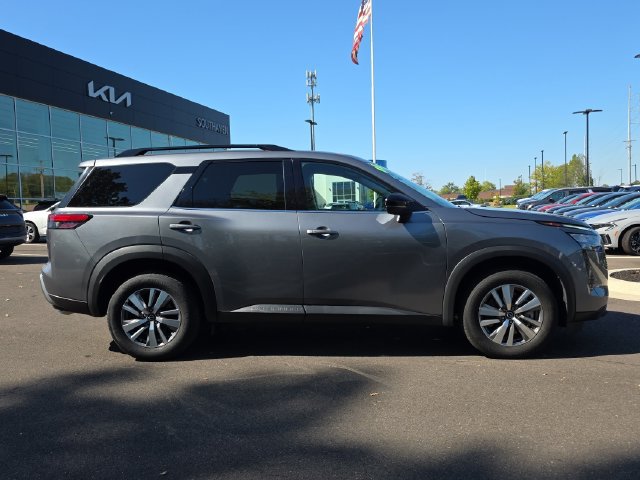 Used 2026 Nissan Pathfinder SL FWD image 6