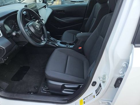 Used 2025 Toyota Corolla LE FWD image 11