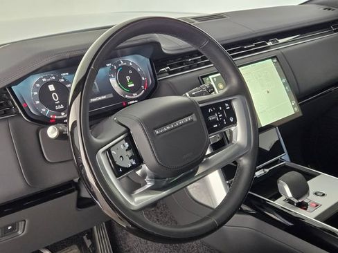 Used 2025 Land Rover Range Rover SE AWD/4WD image 21
