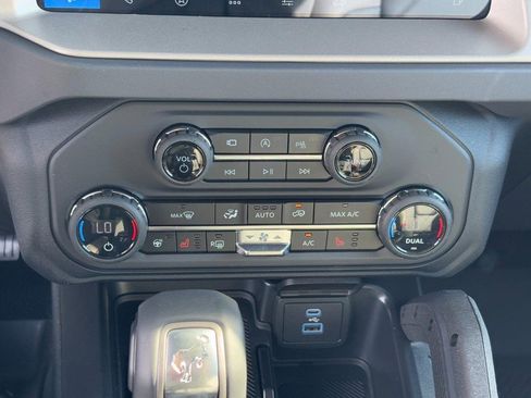 New 2025 Ford Bronco Outer Banks w/ Sasquatch Package image 26