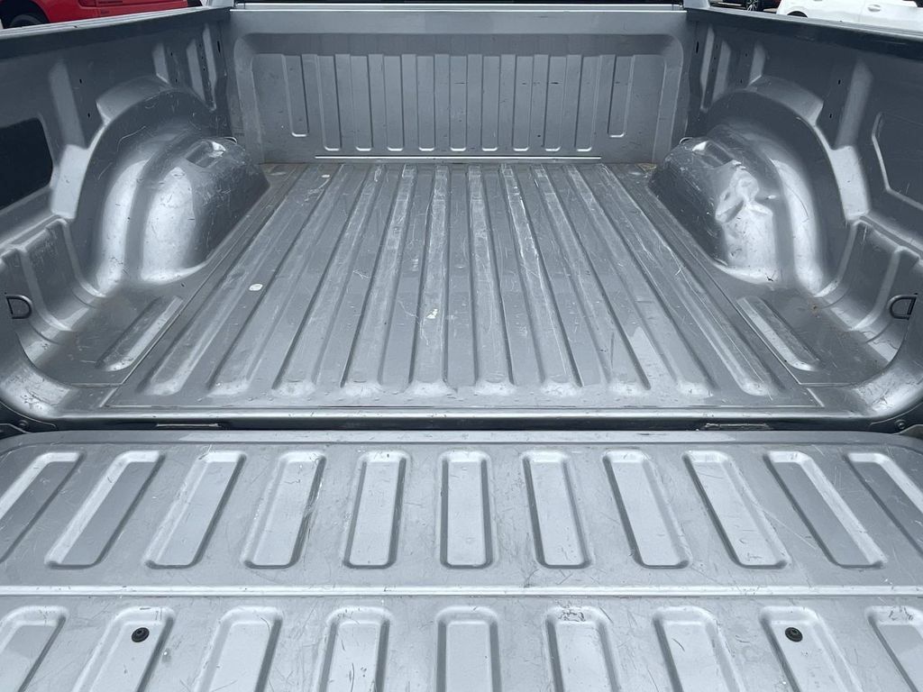 Used 2025 RAM 1500 Big Horn AWD/4WD image 7