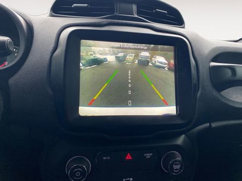 Used 2018 Jeep Renegade Limited w/ UConnect 8.4 Nav Group image 26